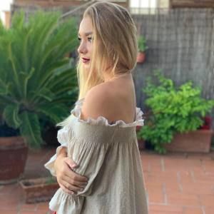 Meet your Posher, Arianna